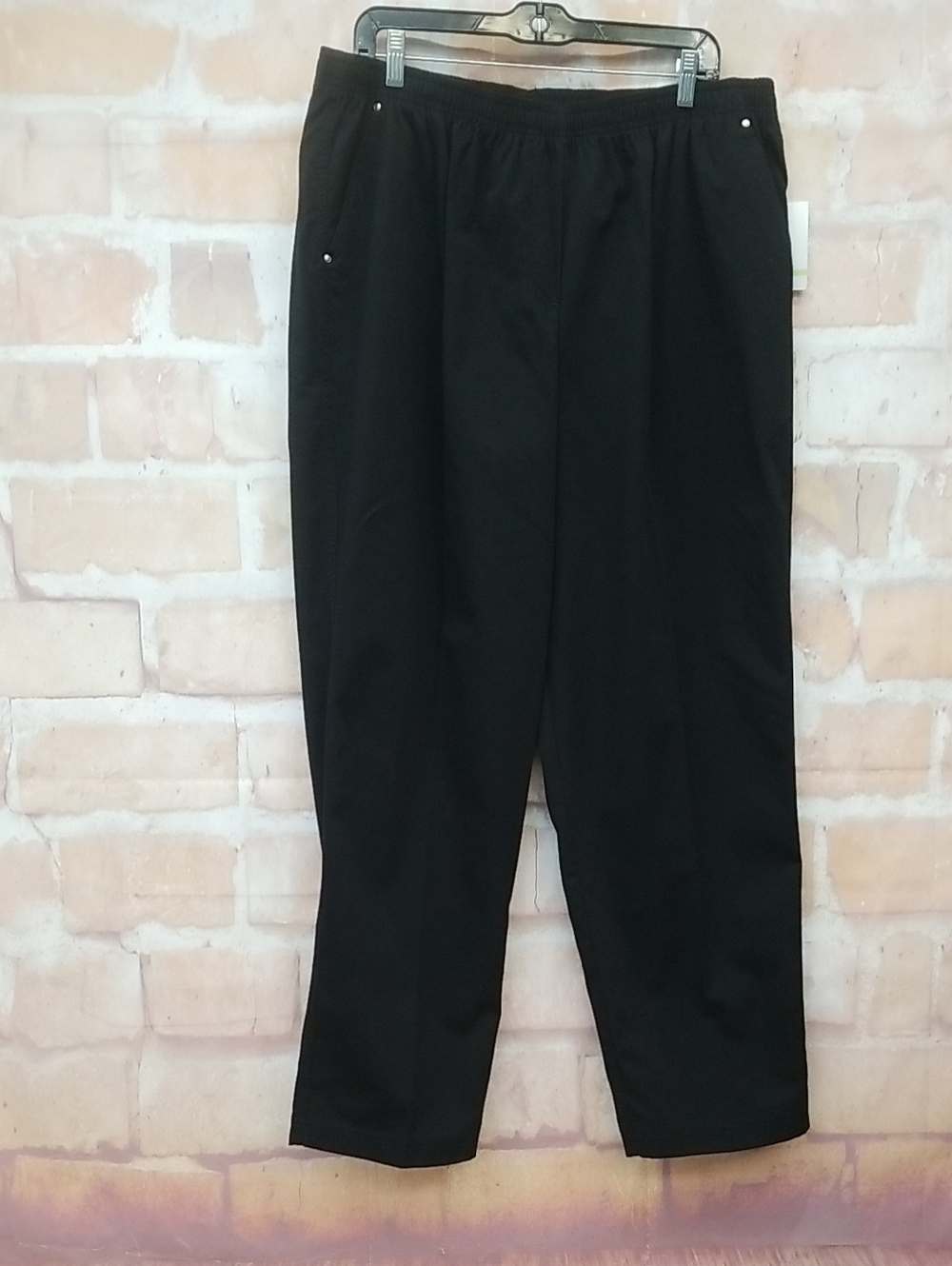 NWT breckenridge Size 18w Women's Black Elastic-Waist Straight Pants